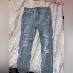 American Eagle Ripped Skinny jeans